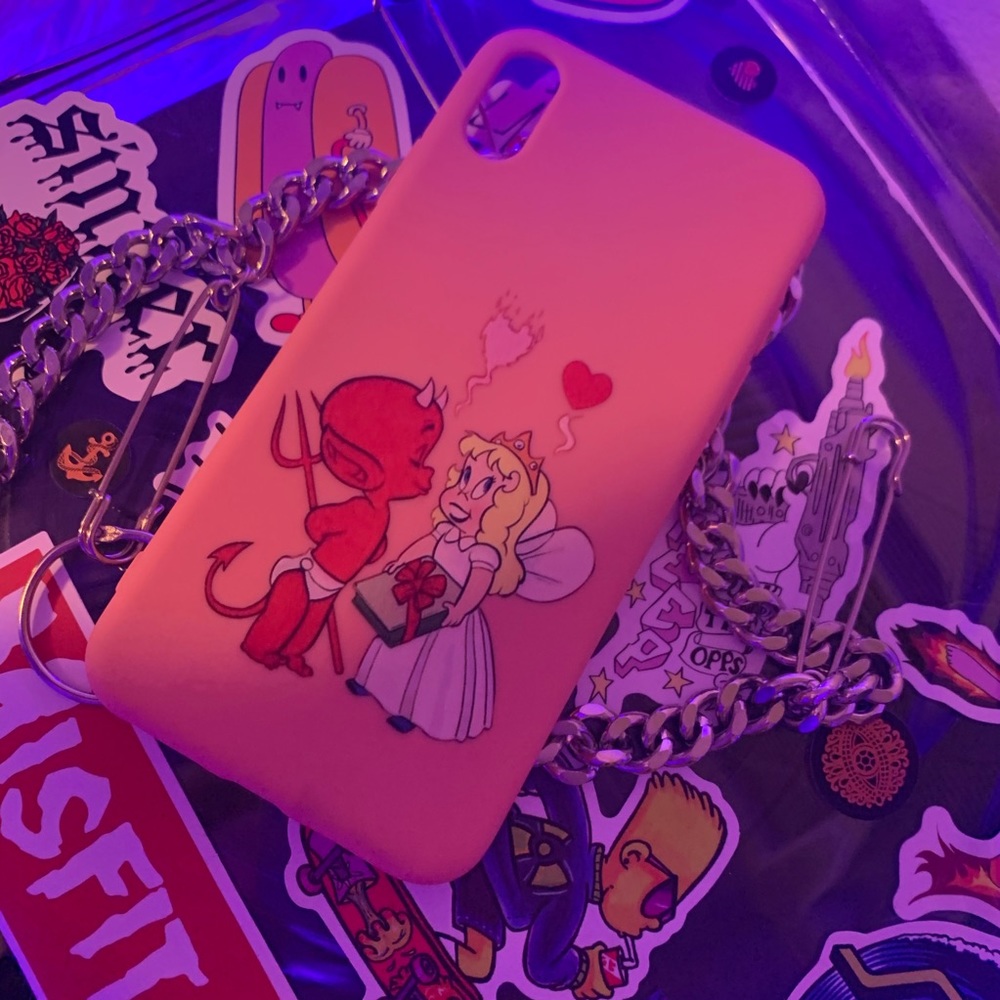 lil devil phone case👼